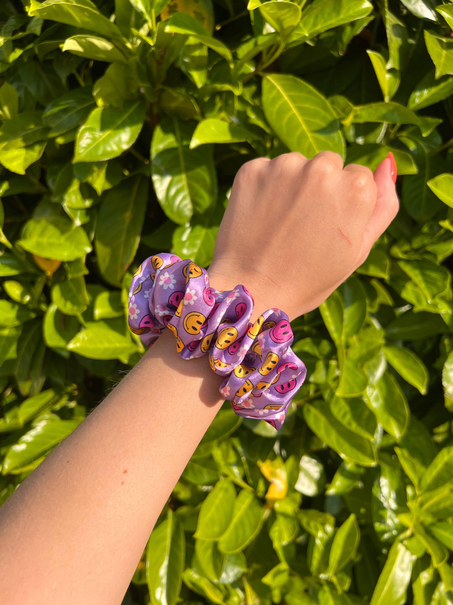 Daisy Smiles Scrunchie