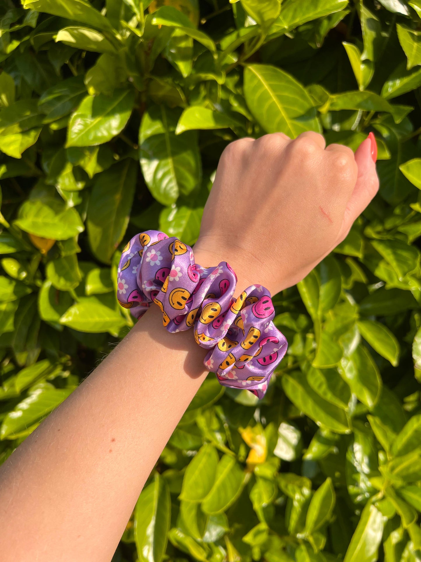 Daisy Smiles Scrunchie