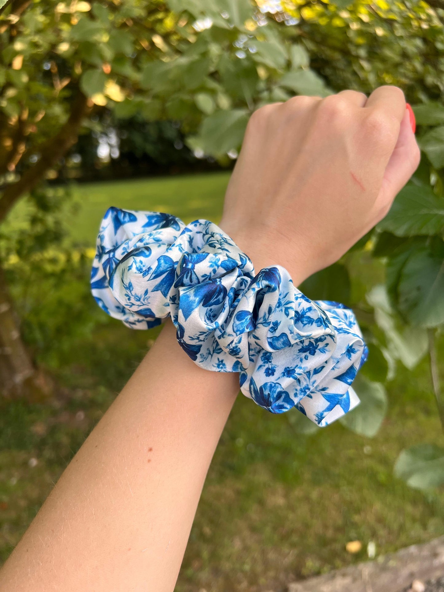 Vintage Bows Scrunchie