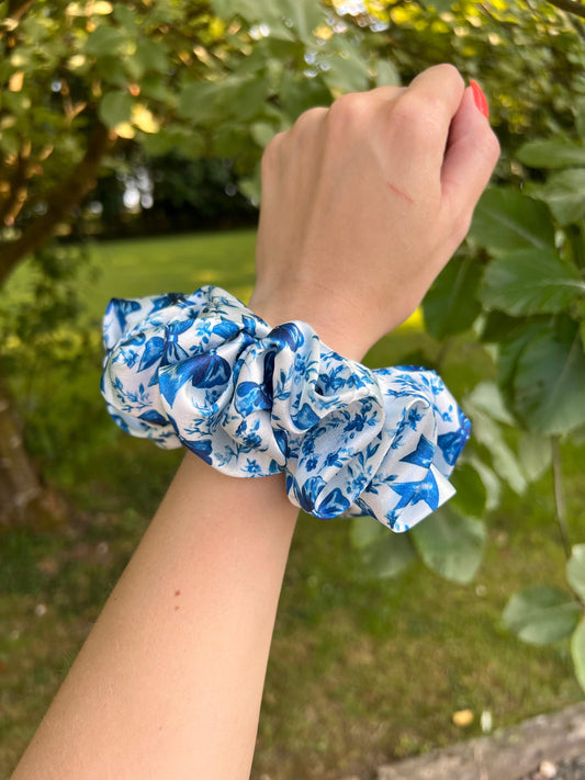 Vintage Bows Scrunchie
