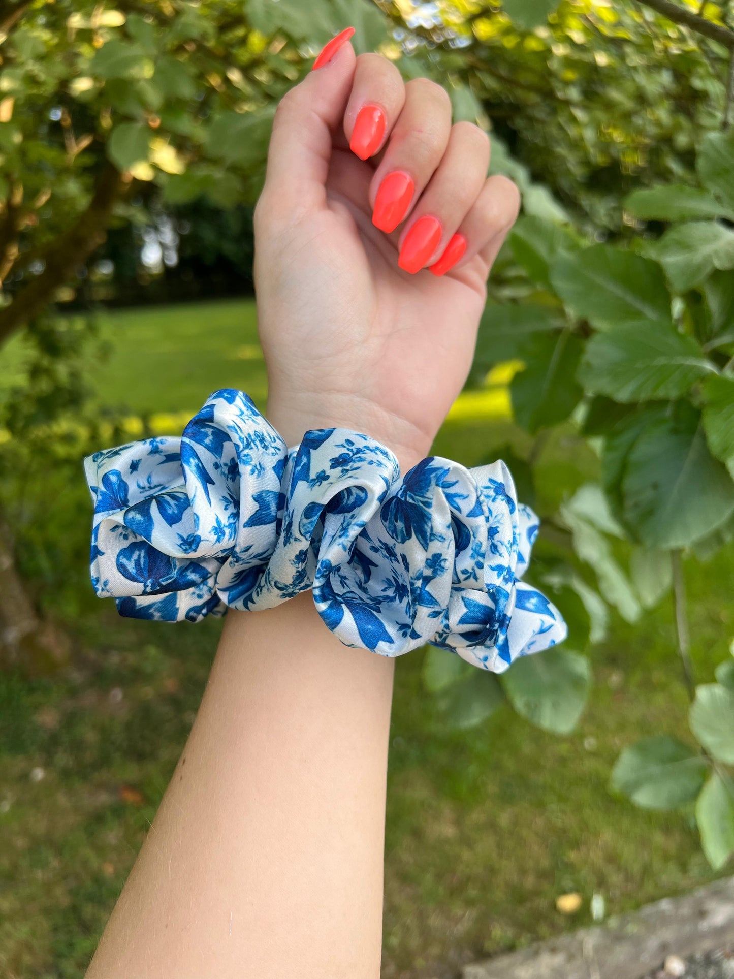 Vintage Bows Scrunchie